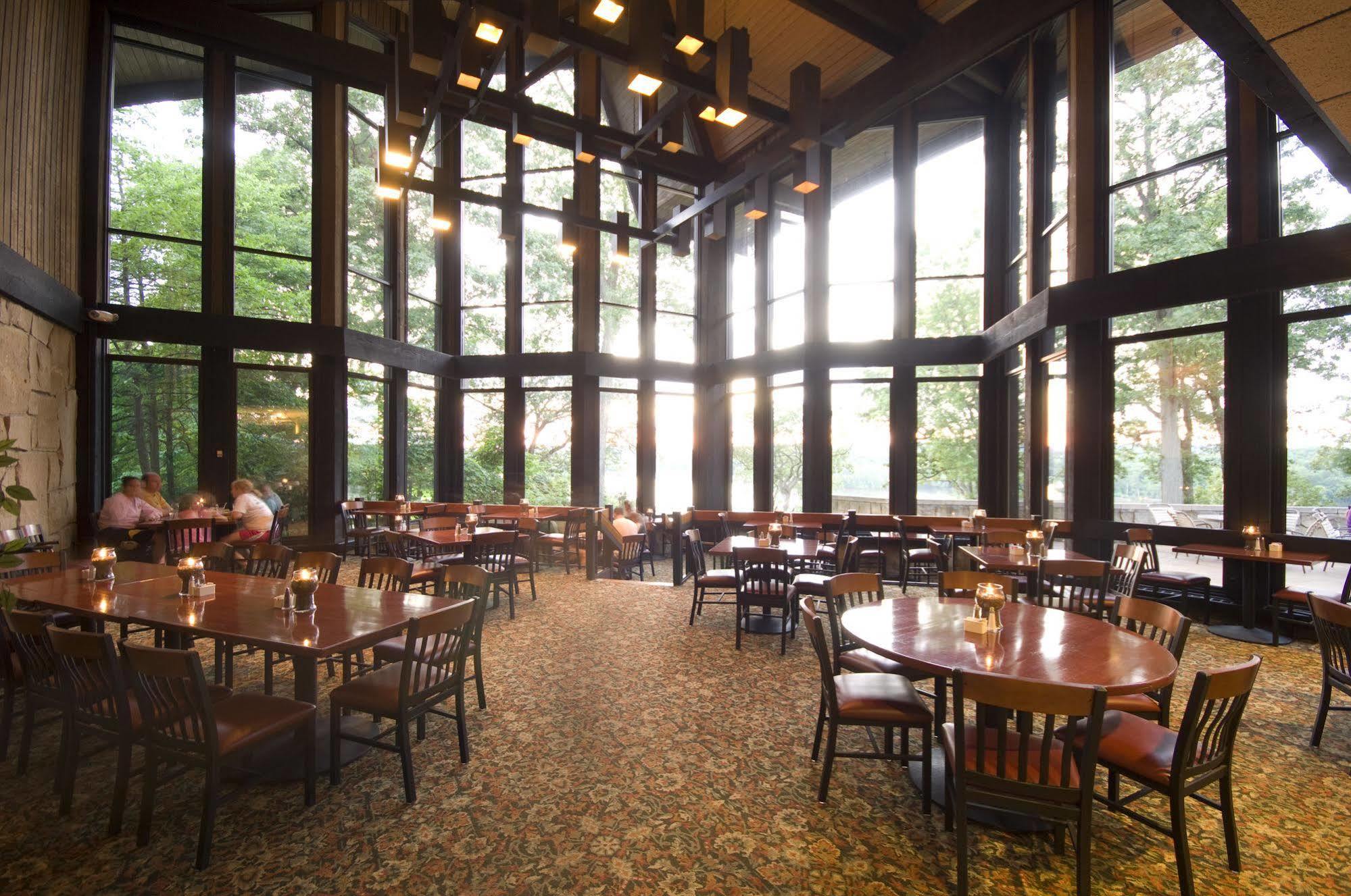 Mohican Lodge And Conference Center Perrysville Bagian luar foto