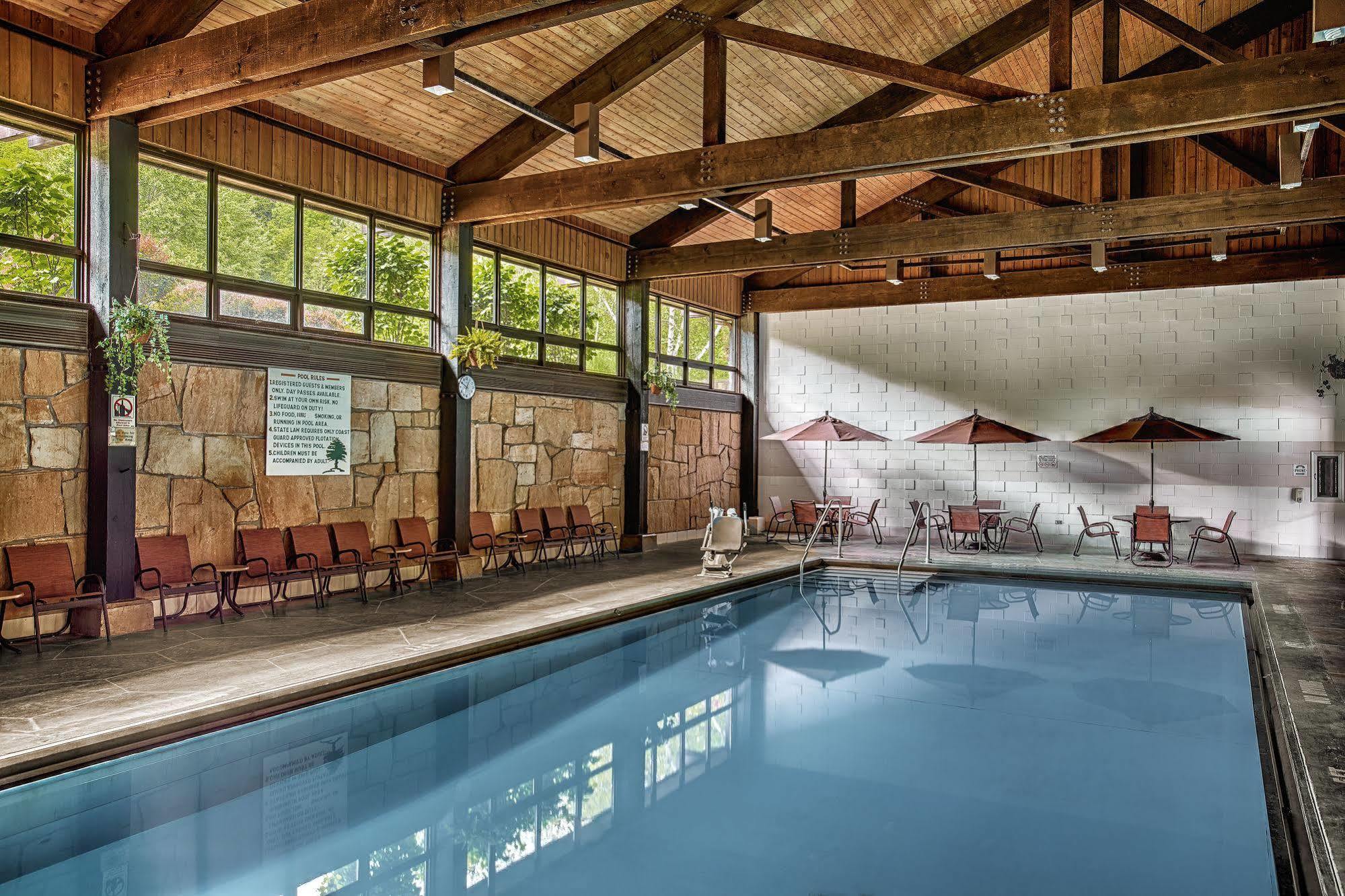 Mohican Lodge And Conference Center Perrysville Bagian luar foto