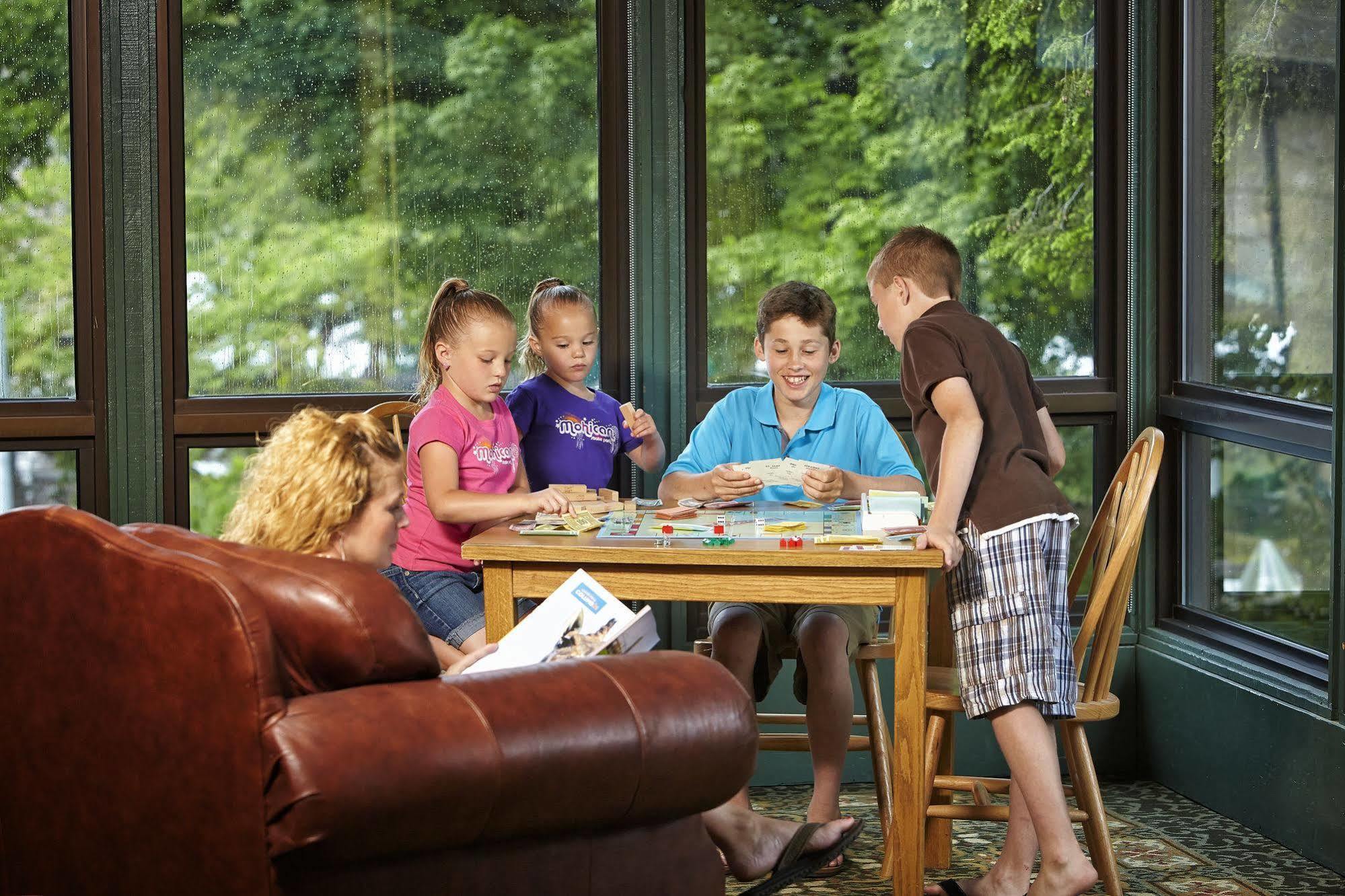 Mohican Lodge And Conference Center Perrysville Bagian luar foto