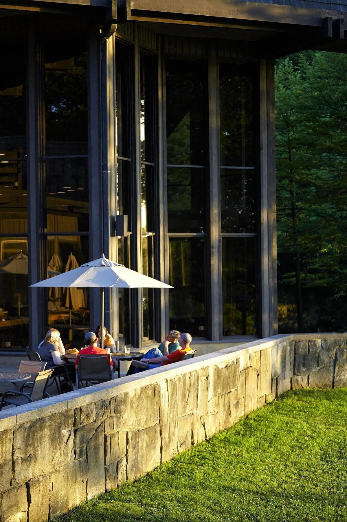 Mohican Lodge And Conference Center Perrysville Bagian luar foto