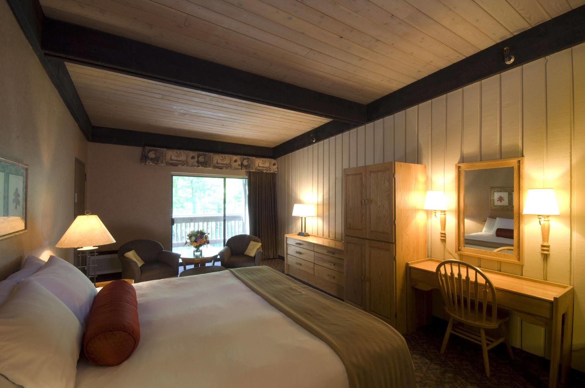 Mohican Lodge And Conference Center Perrysville Bagian luar foto