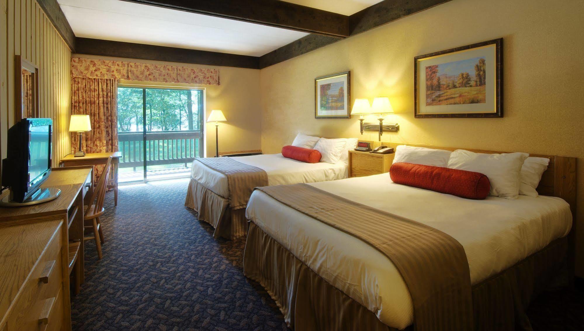 Mohican Lodge And Conference Center Perrysville Bagian luar foto